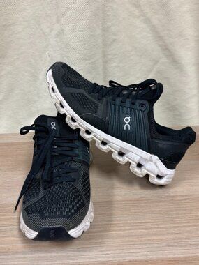 On Cloudswift Running Shoes - Black White